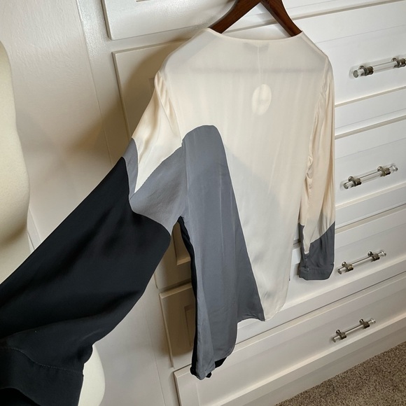 Halston Heritage abstract print silk blouse - Picture 2 of 7